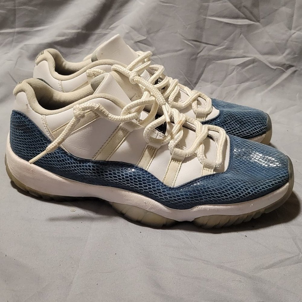 Nike Air Jordan 11 Retro Low Snakeskin White Navy